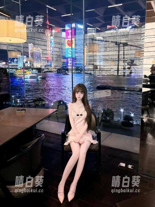 风之领域热销合集：粉红毛衣配白网袜的时尚写真，下载链接火热开放中！.txt
