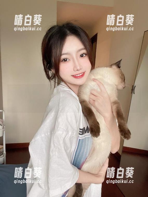 原图揭秘：鬼畜瑶在不在w的温柔瞬间，图集中展现她独特的魅力.txt