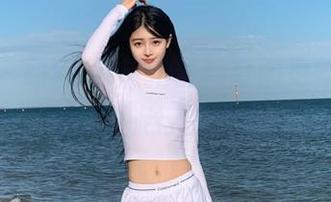 魅妍社 – 丽Yovi旅拍最新套图更新，呈现意想不到的旅行视觉盛宴.txt