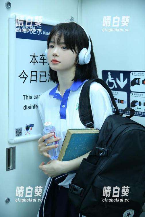 魅妍社 - 潮流瞬间：妤薇Vivian泳装写真资源精选图库，畅享视觉盛宴！.txt