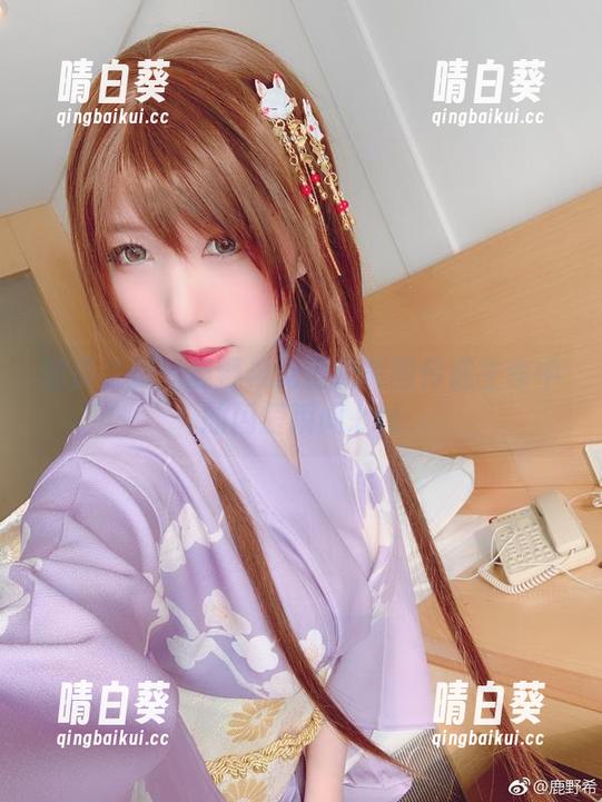 油亮之美：鹿野希无圣光美图传递生命中的闪耀瞬间.txt
